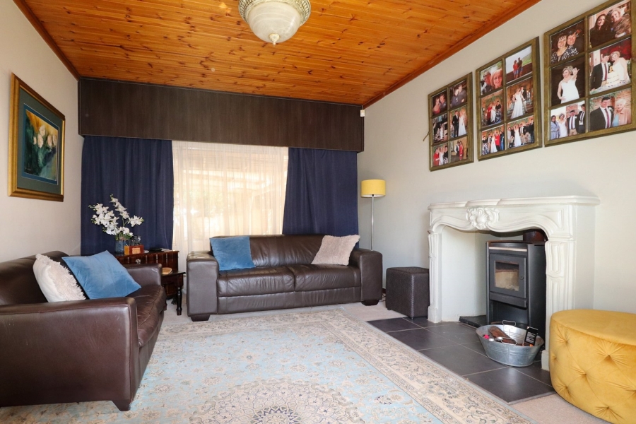 4 Bedroom Property for Sale in Flamwood North West